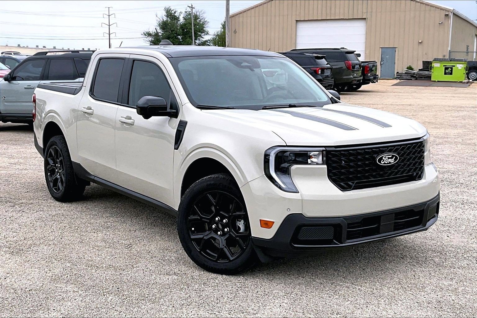 Used 2025 Ford Maverick Lariat w/ Black Appearance Package AWD/4WD image 38