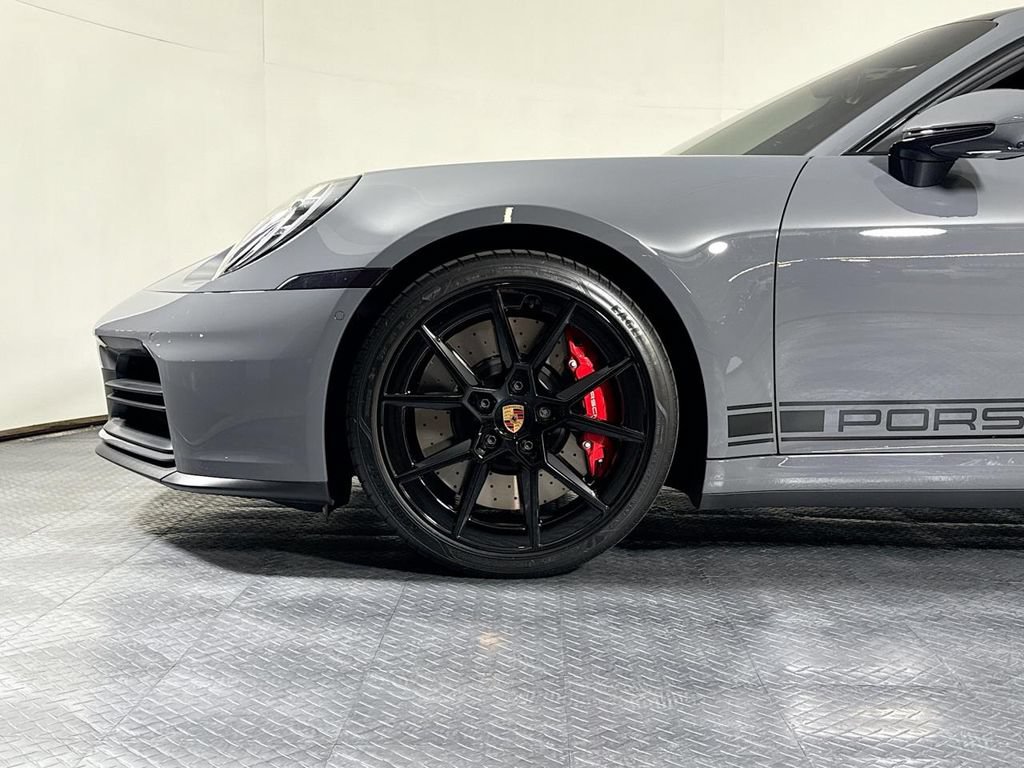 Certified 2025 Porsche 911 Carrera S RWD image 32