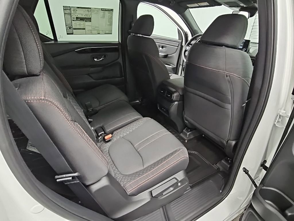 New 2025 Honda Pilot Sport image 32