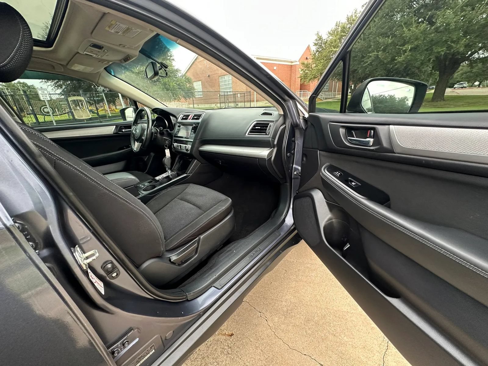 Used 2017 Subaru Outback 2.5i Premium AWD/4WD image 23