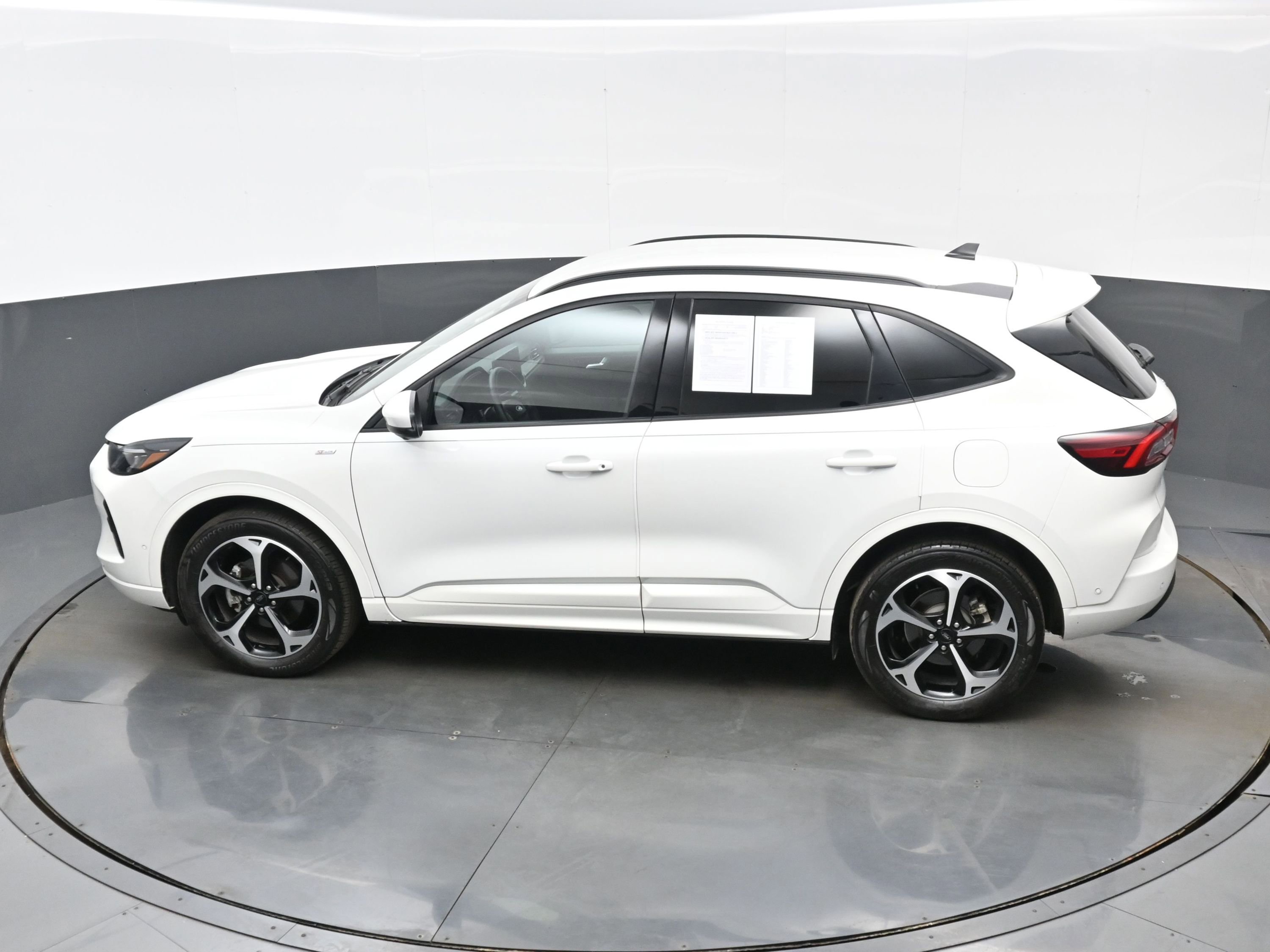 Used 2023 Ford Escape ST-Line Elite w/ Premium Technology Package AWD/4WD image 35