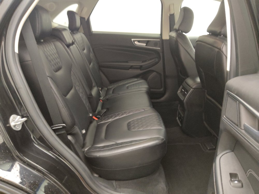 Used 2024 Ford Edge Titanium image 19