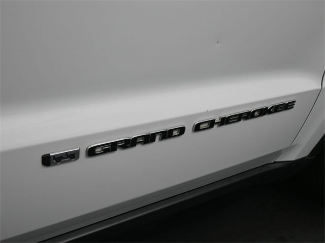 Used 2022 Jeep Grand Cherokee Laredo X image 25