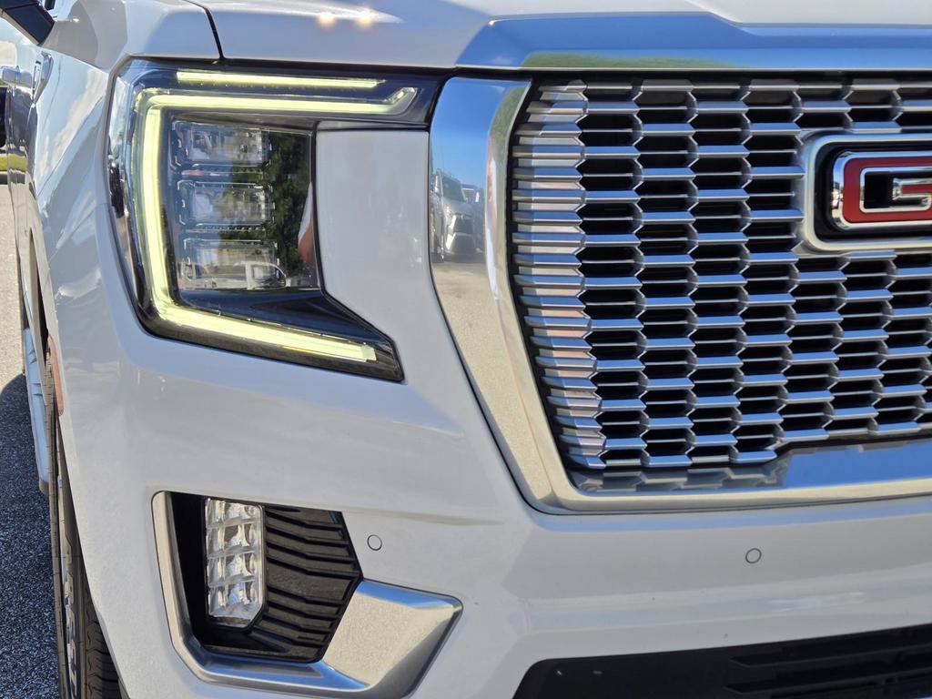 Used 2023 GMC Yukon Denali RWD image 3