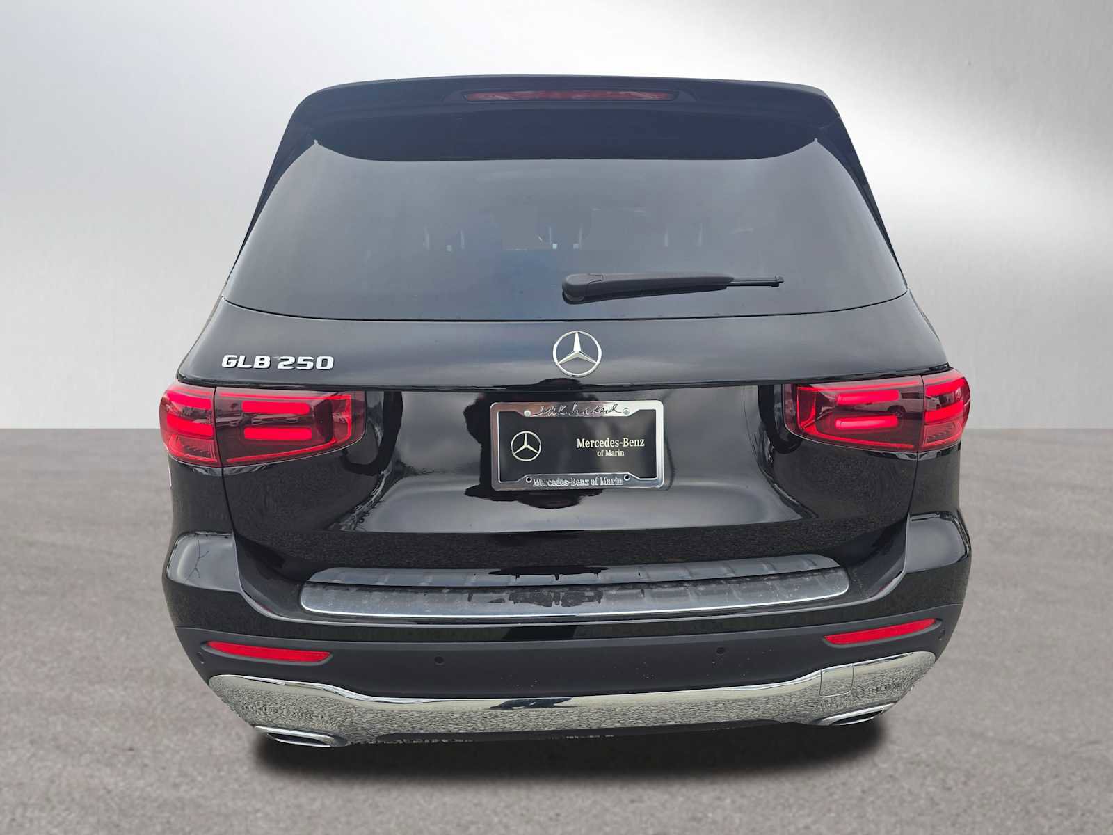 Used 2024 Mercedes-Benz GLB 250 image 4