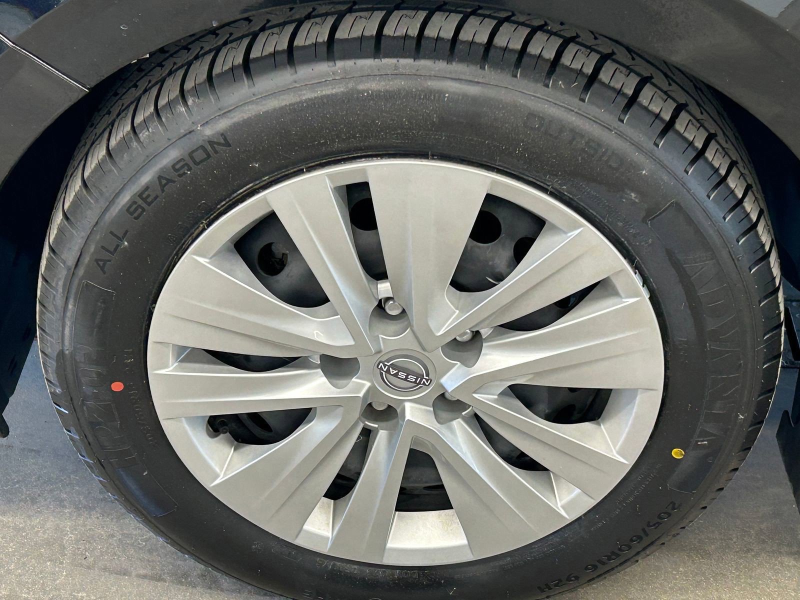 Used 2024 Nissan Sentra S image 9