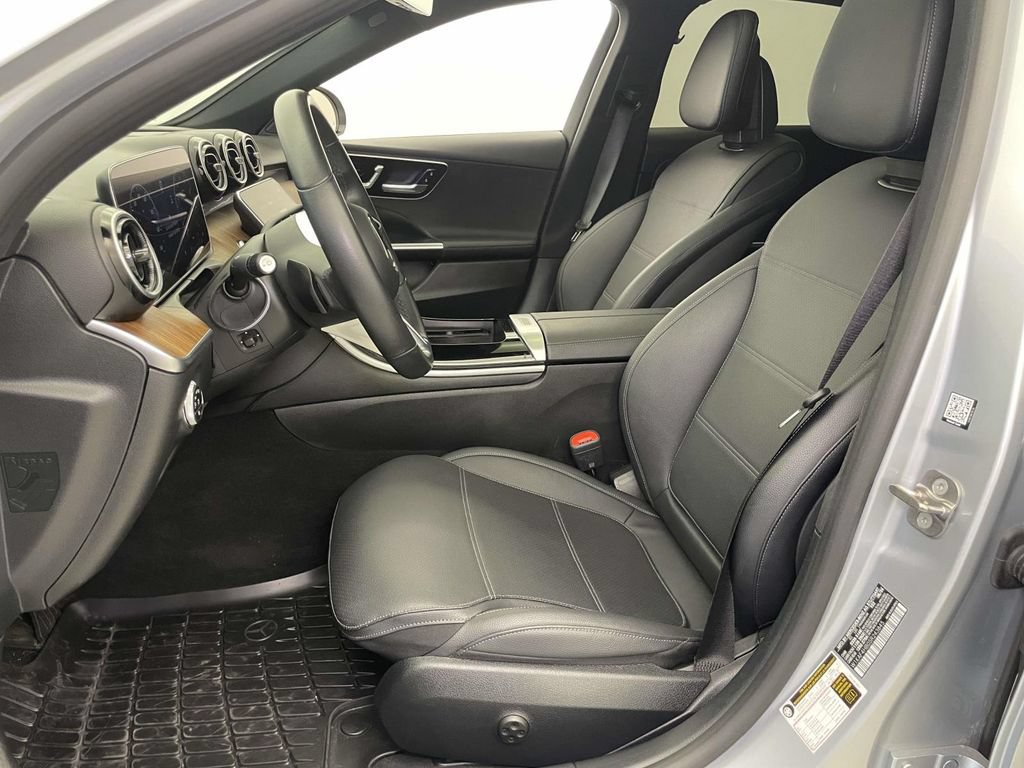 Used 2025 Mercedes-Benz C 300 4MATIC Sedan image 11