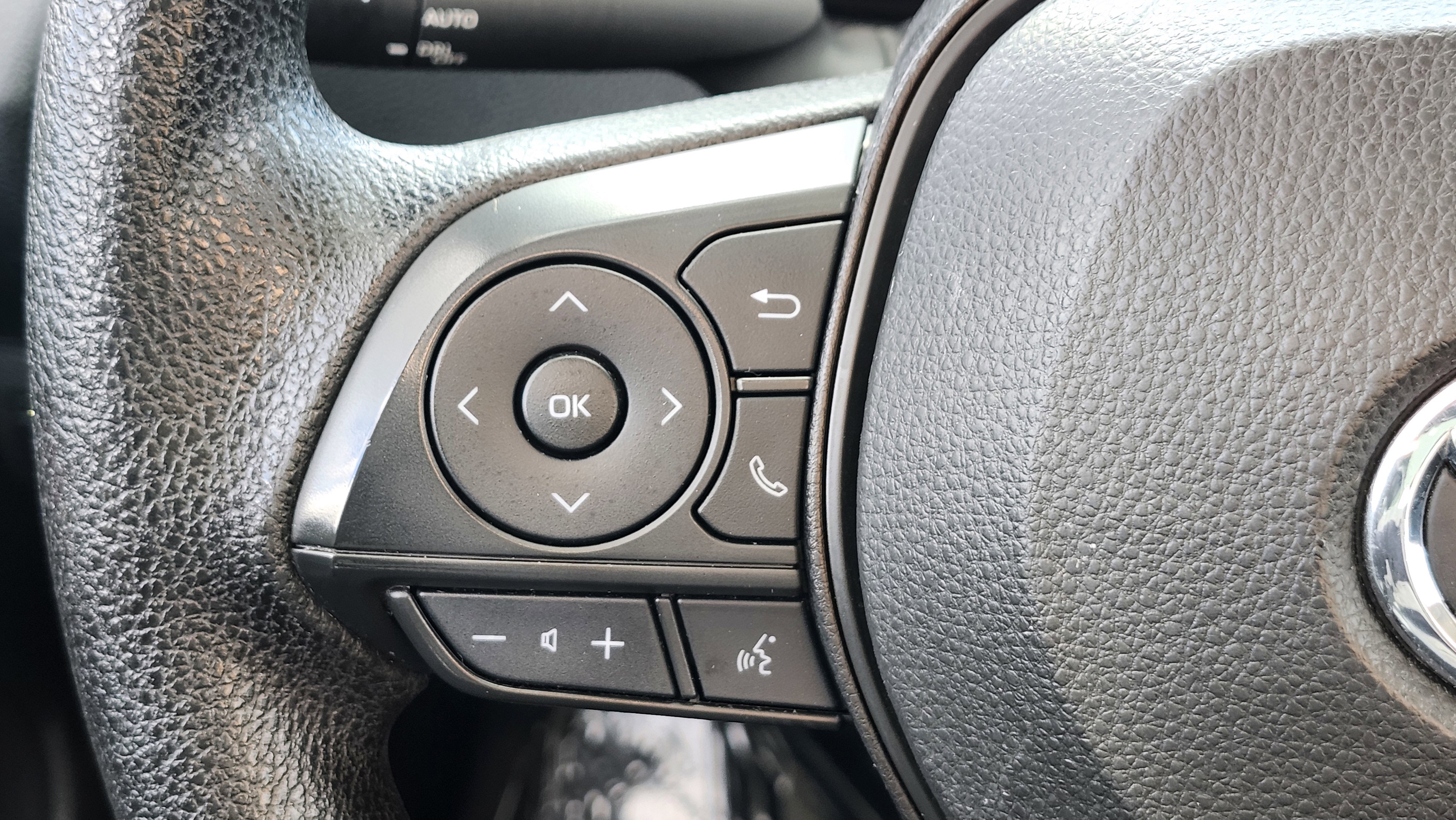 Used 2023 Toyota Corolla LE image 28