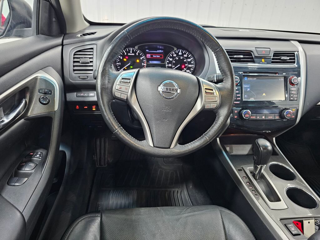 Used 2015 Nissan Altima 2.5 SL w/ Technology Package FWD image 14
