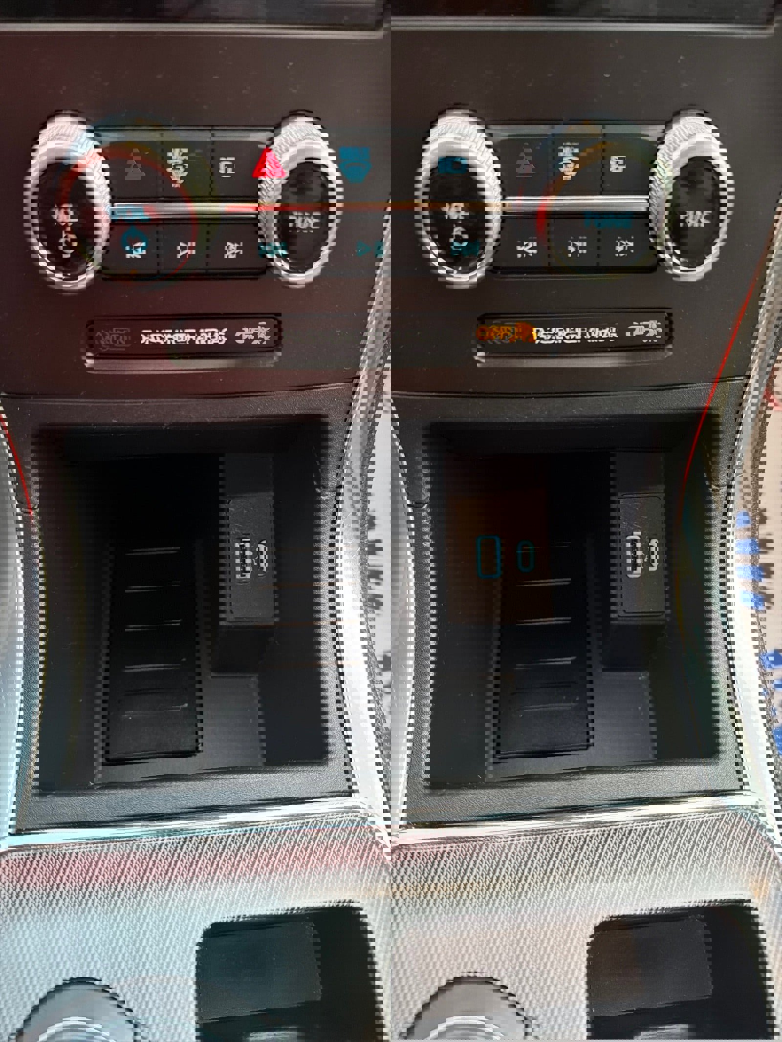 Used 2021 Ford Edge Titanium w/ Cargo Accessory Package image 28