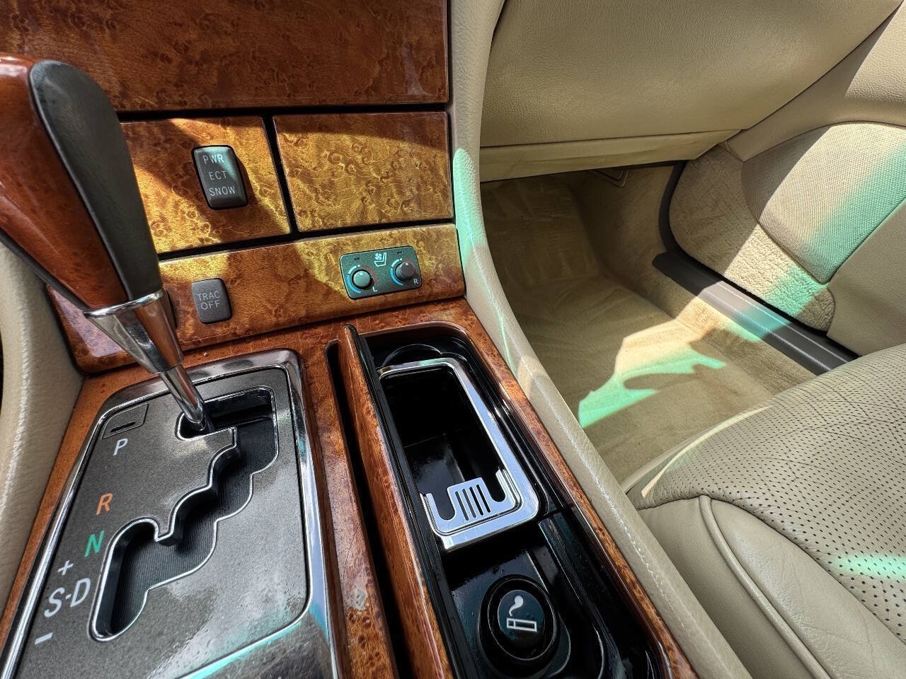 Used 2004 Lexus LS 430 RWD image 25