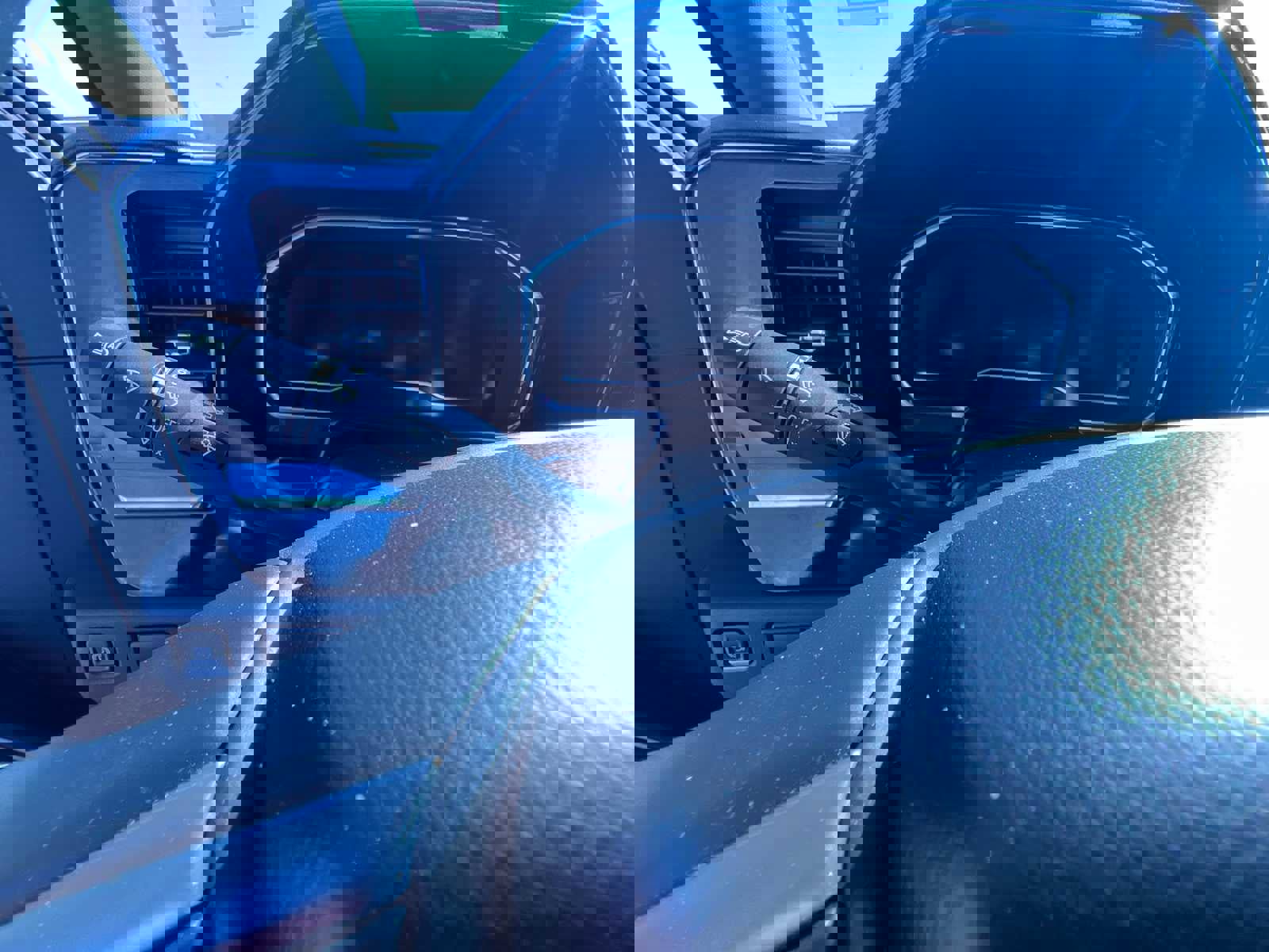 Used 2025 Chevrolet Silverado 3500 LT image 18