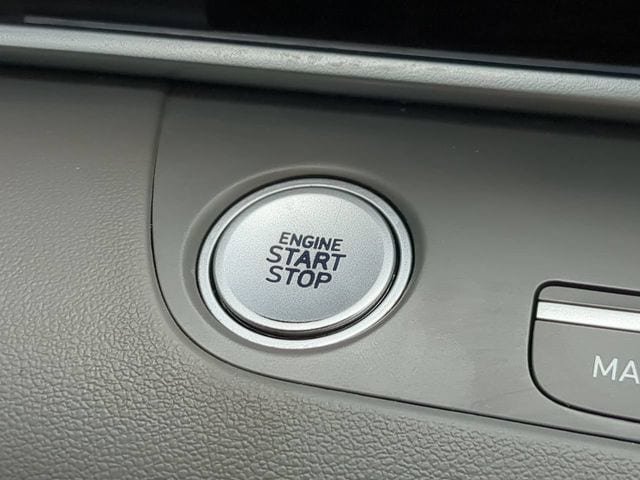 Used 2024 Hyundai Elantra SEL FWD image 25