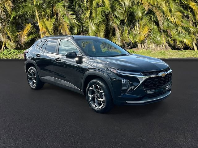 Used 2024 Chevrolet Trax LT image 2