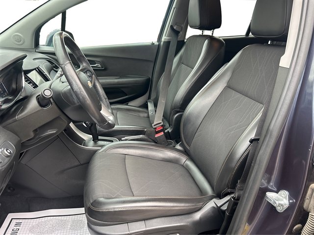 Used 2018 Chevrolet Trax LT w/ LT Convenience Package image 42