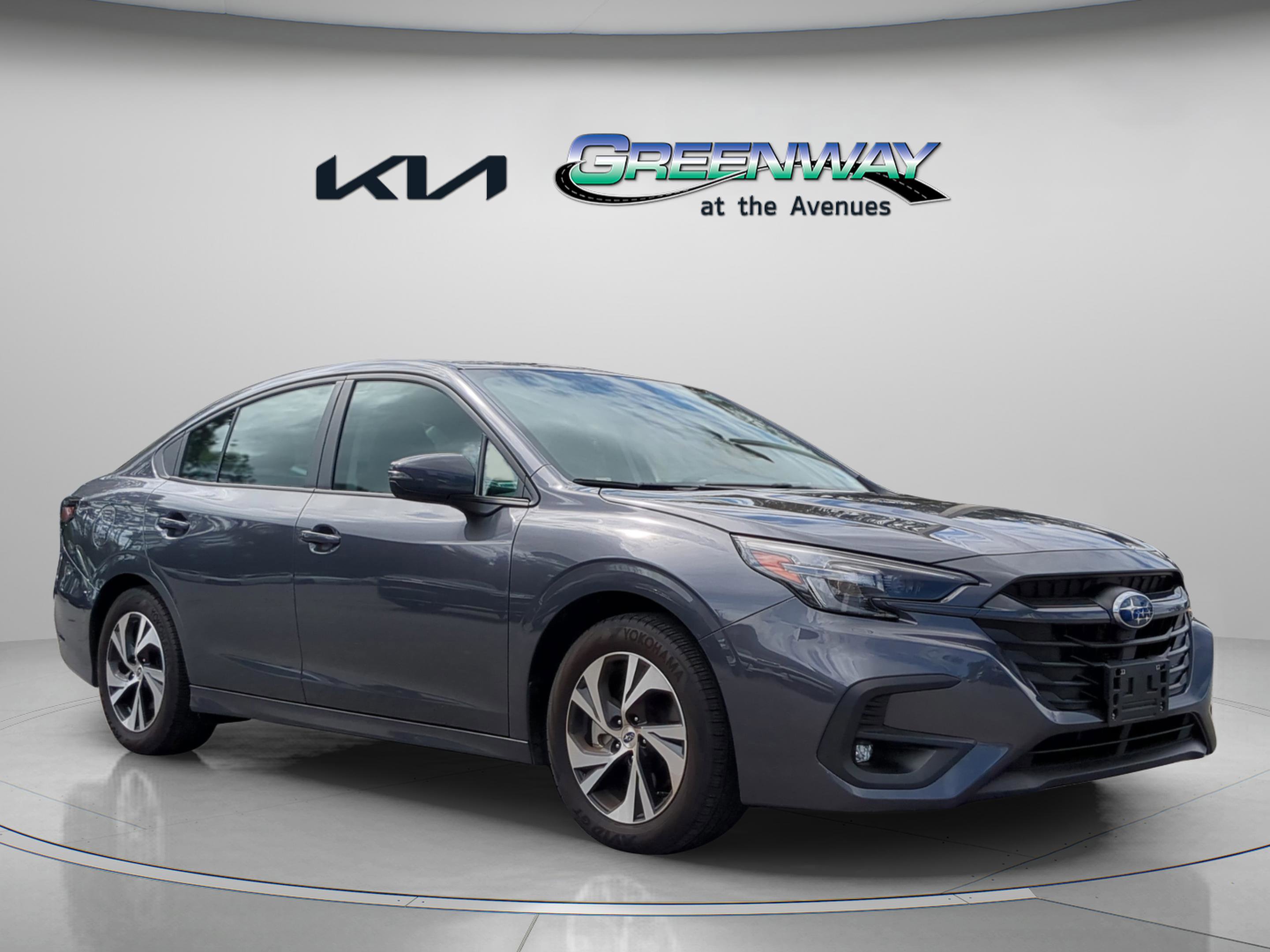 Used 2025 Subaru Legacy Premium AWD/4WD image 2