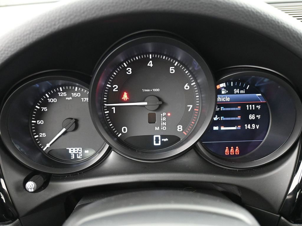 Certified 2025 Porsche Macan image 18