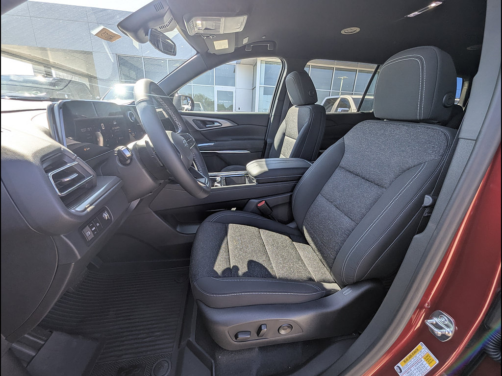 New 2027 Chevrolet Traverse LT w/ Midnight/Sport Edition FWD image 12