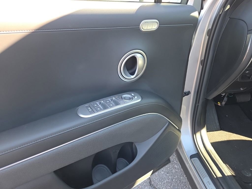 Used 2026 Hyundai Palisade Calligraphy image 9