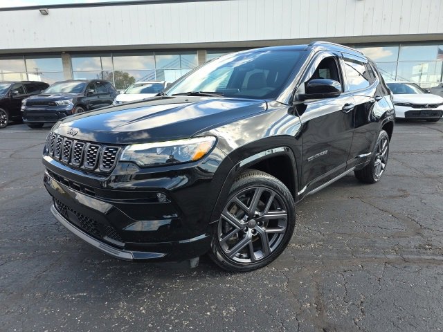 Used 2024 Jeep Compass Limited w/ High Altitude Package image 2