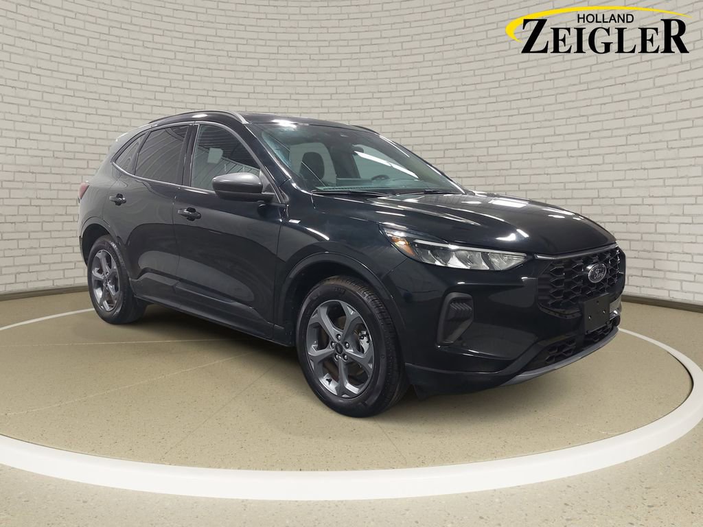 Used 2023 Ford Escape ST-Line w/ Tech Pack #1 AWD/4WD video 3