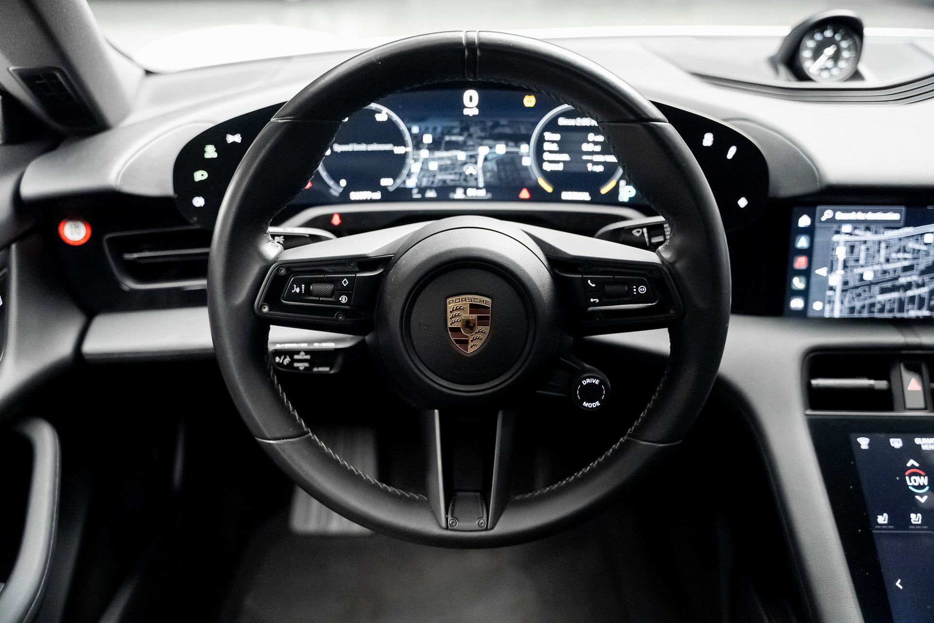 Used 2022 Porsche Taycan image 41