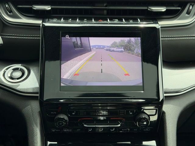 Used 2022 Jeep Grand Cherokee L Laredo AWD/4WD image 39