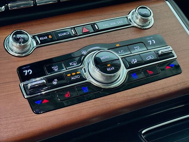 Used 2020 Lincoln Aviator Reserve w/ Equipment Group 201A RWD image 29