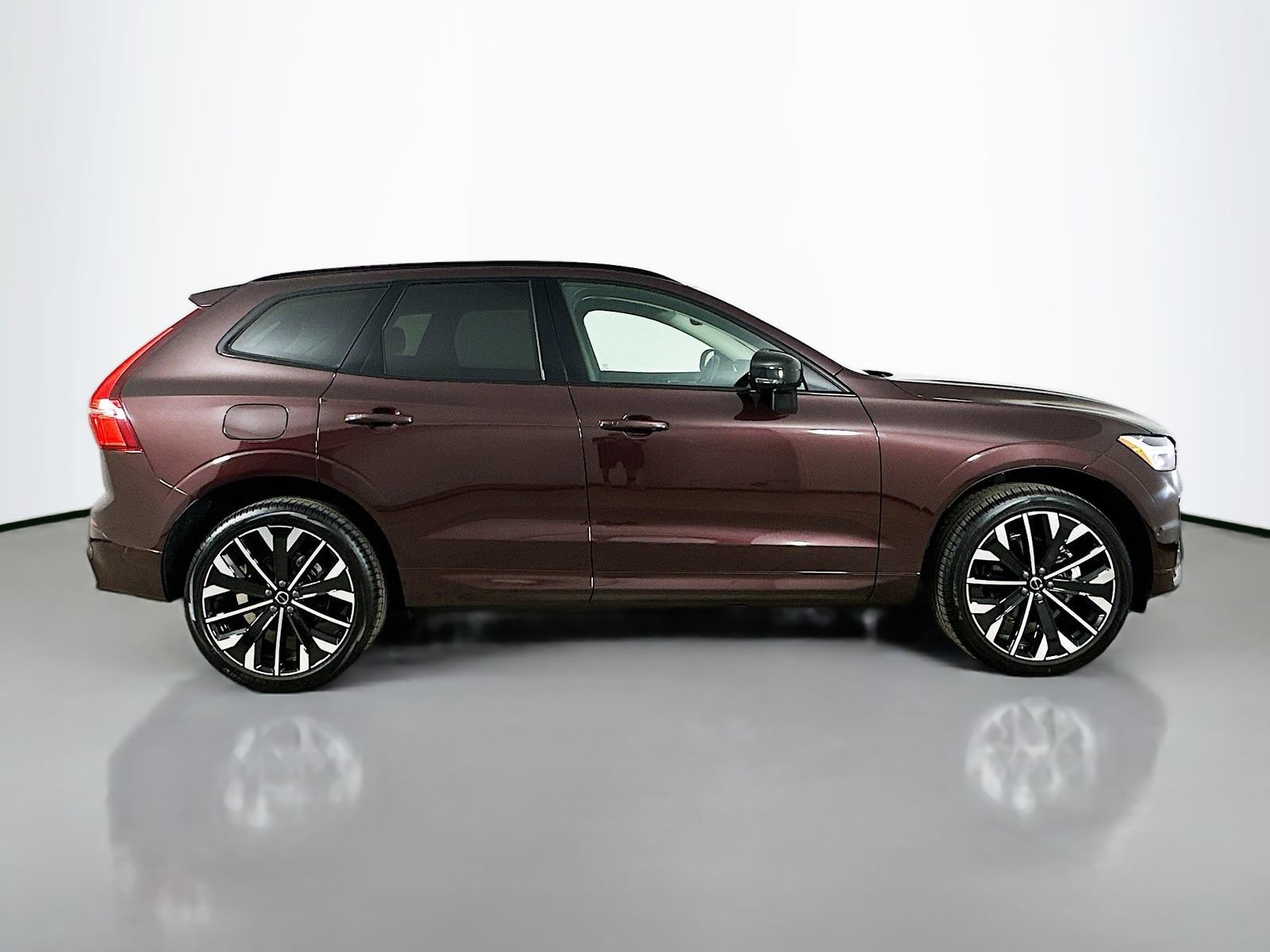 New 2026 Volvo XC60 B5 Ultra w/ Protection Package Premier AWD/4WD image 4