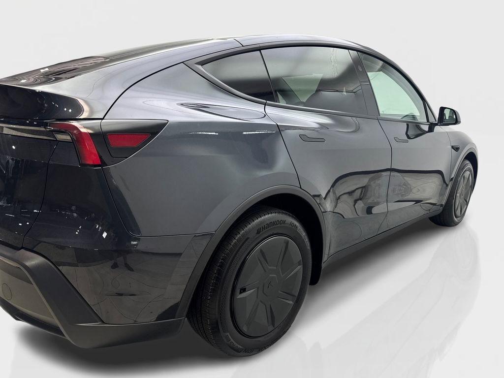 Used 2026 Tesla Model Y 2WD image 13