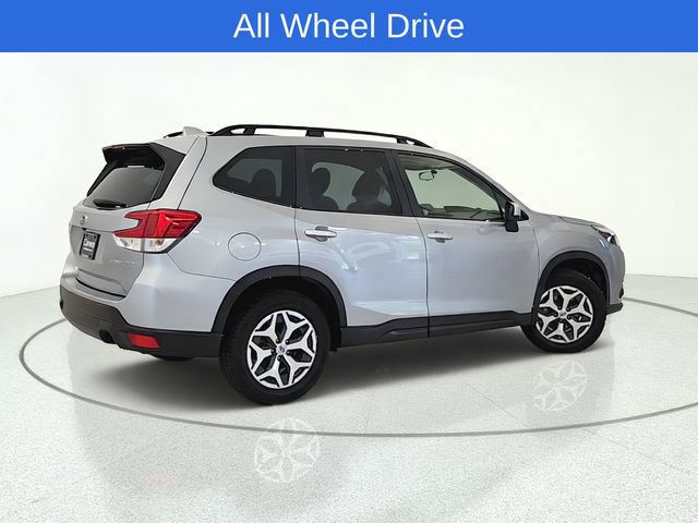 Used 2023 Subaru Forester Premium AWD/4WD image 6