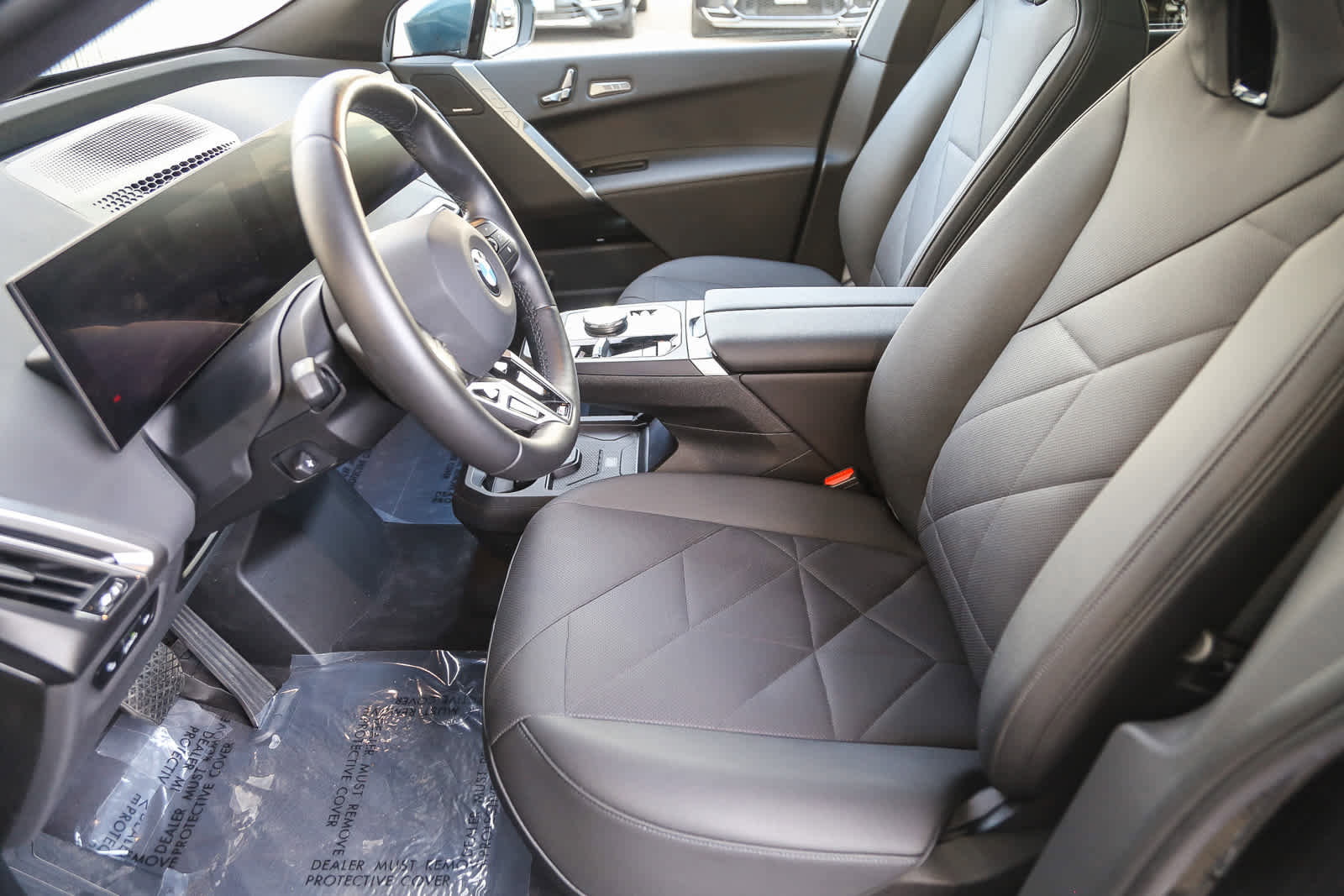 Used 2025 BMW iX xDrive50 w/ Premium Package image 13