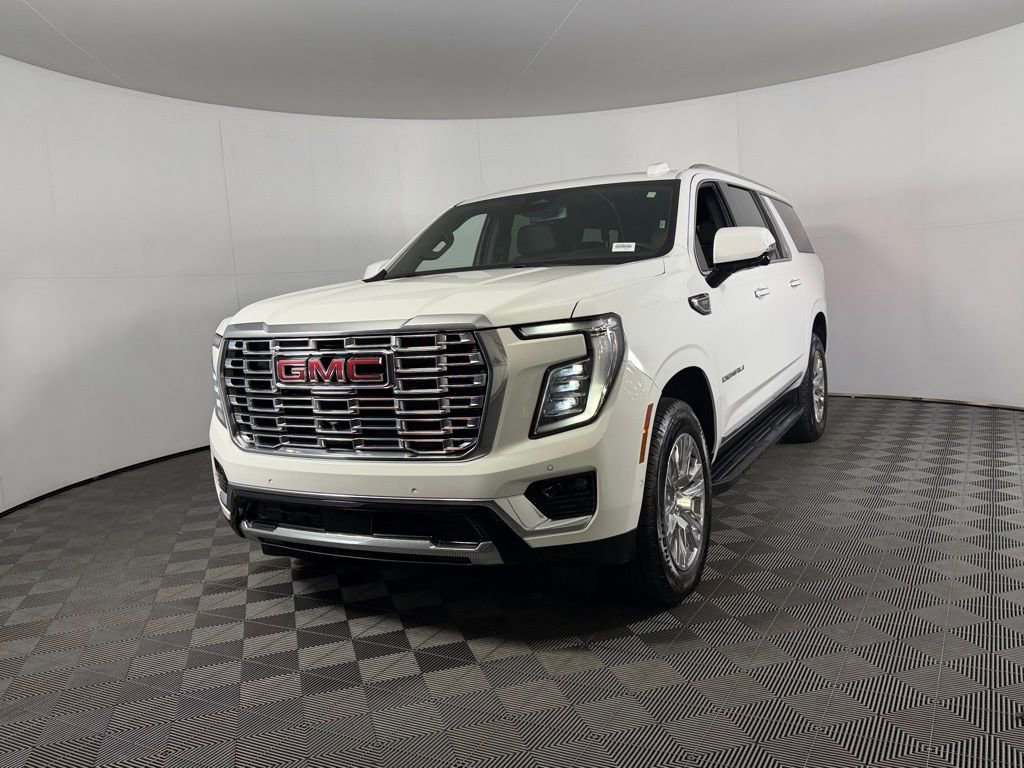 Used 2025 GMC Yukon XL Denali AWD/4WD image 12