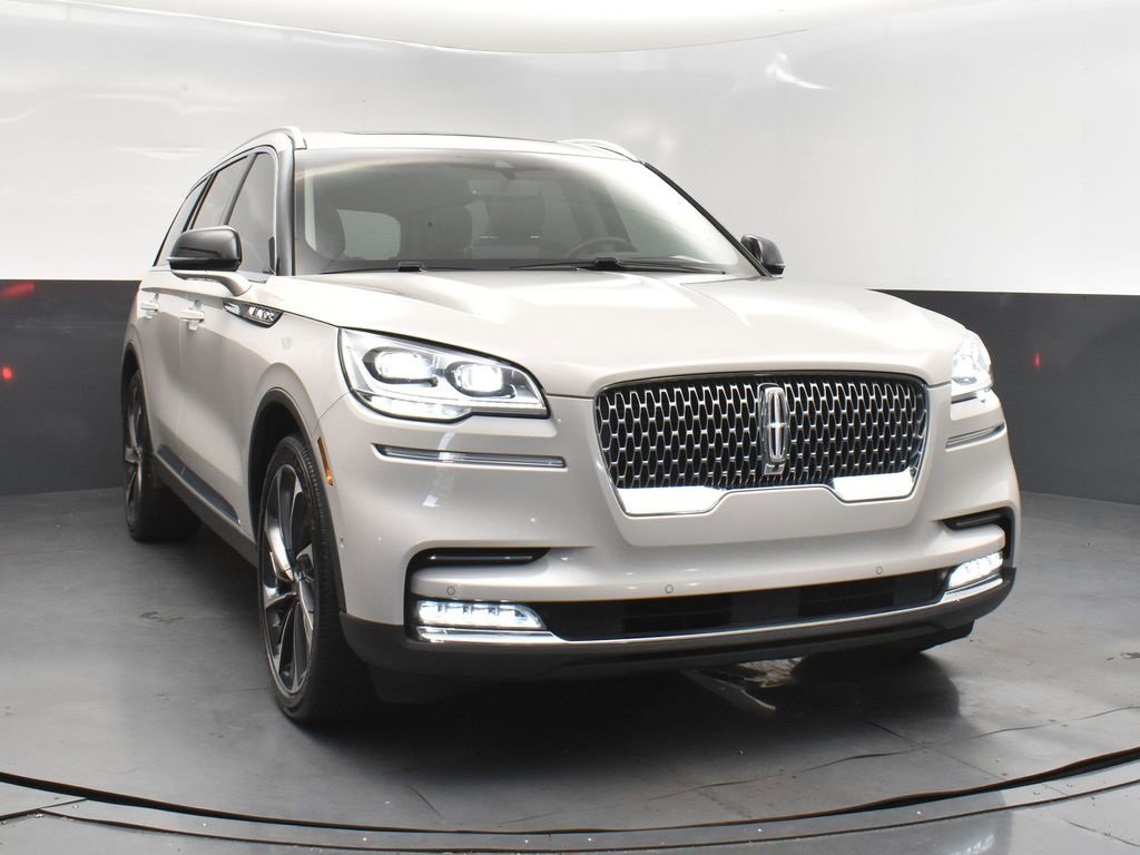 Used 2023 Lincoln Aviator Reserve w/ Equipment Group 201A image 9