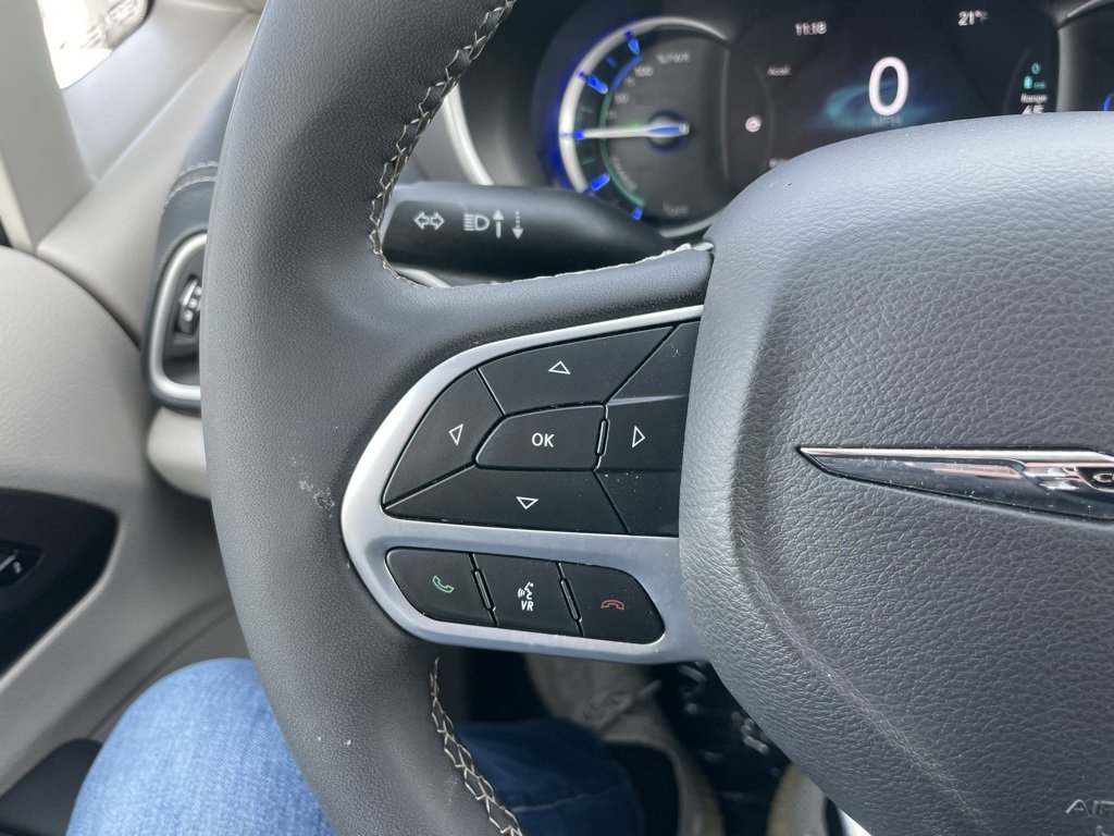 Used 2024 Chrysler Pacifica Select image 22