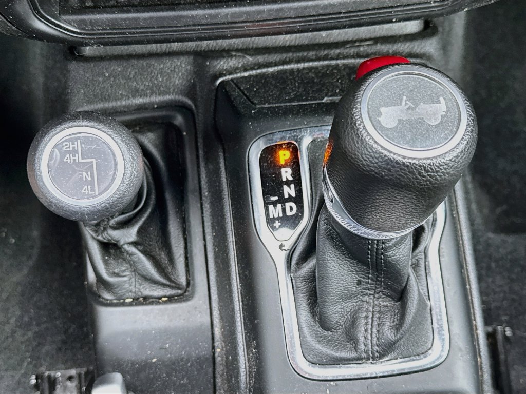 Used 2022 Jeep Wrangler Sport AWD/4WD image 18
