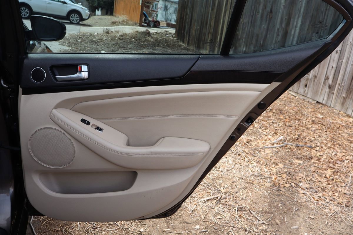 Used 2014 Kia Cadenza Premium w/ Luxury Package image 25