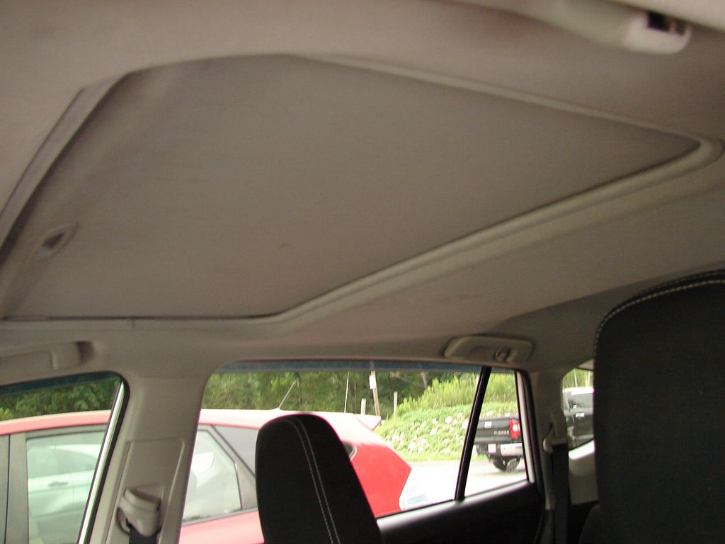 Used 2018 Toyota RAV4 XLE image 9