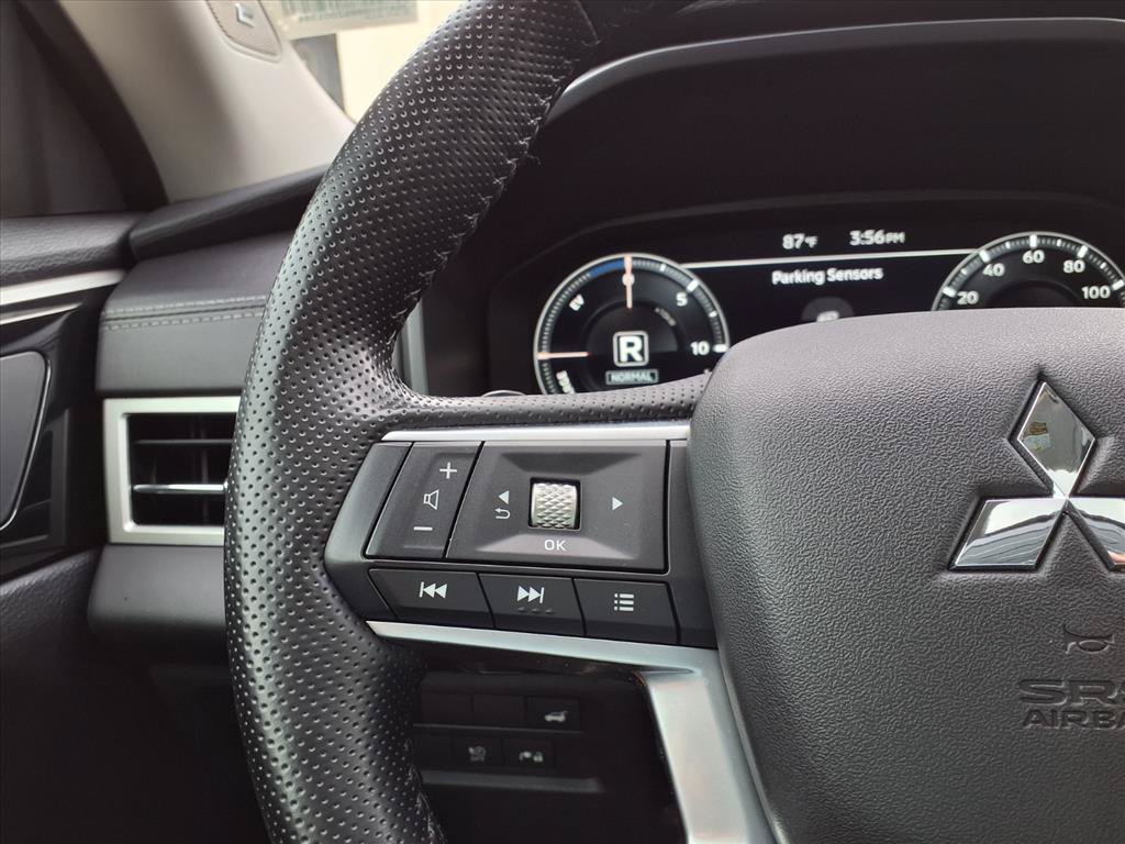 Used 2025 Mitsubishi Outlander 4WD Plug-In Hybrid image 28