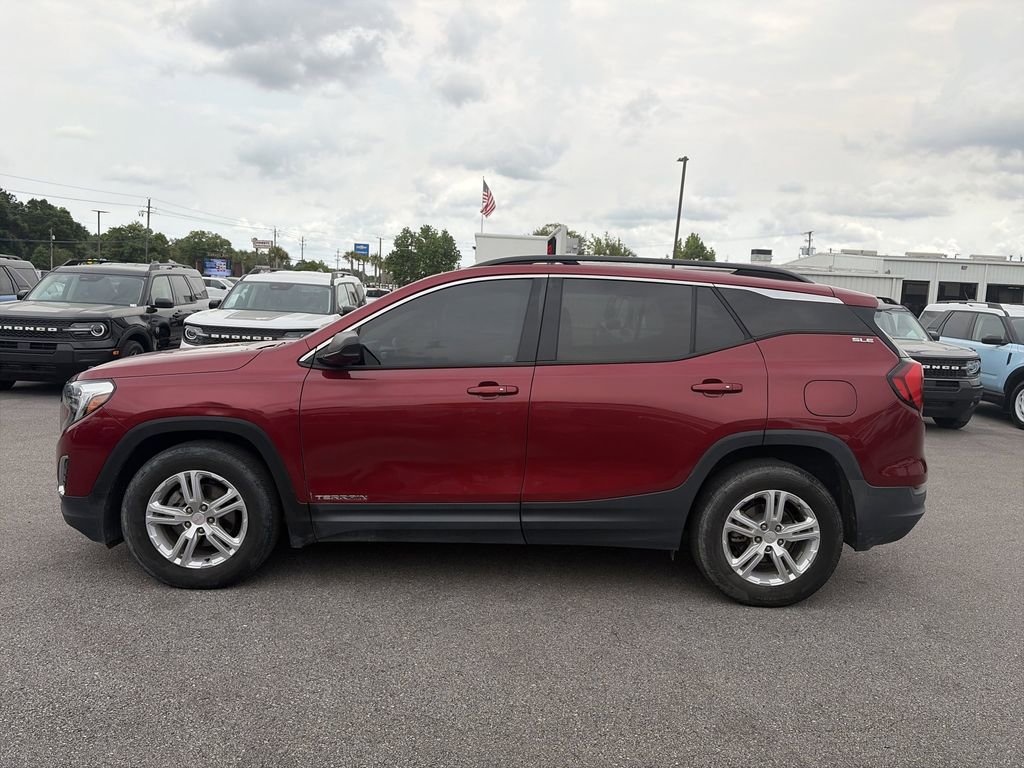 Used 2020 GMC Terrain SLE w/ Driver Convenience Package image 4