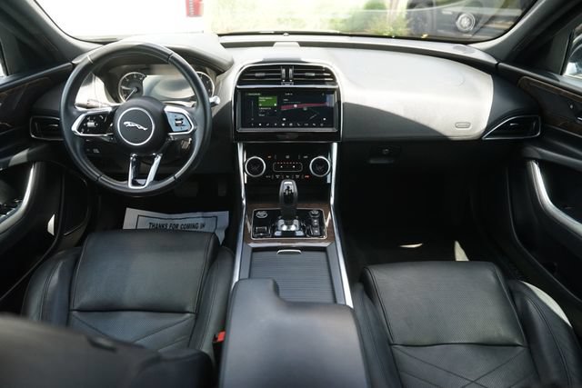 Used 2020 Jaguar XE S RWD image 21