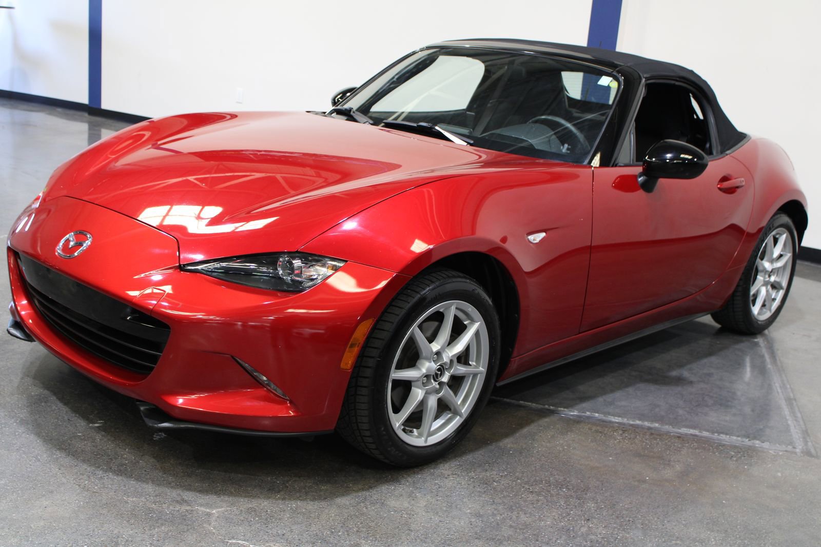 Used 2016 MAZDA MX-5 Miata Sport image 9