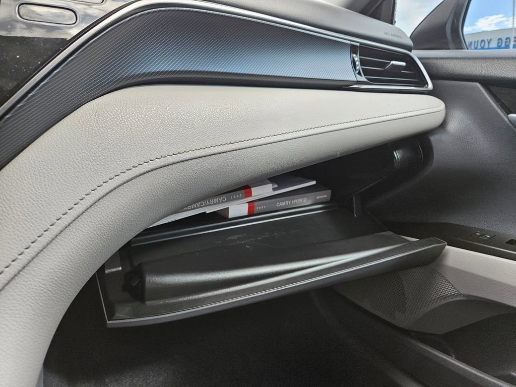 Used 2021 Toyota Camry LE FWD image 18