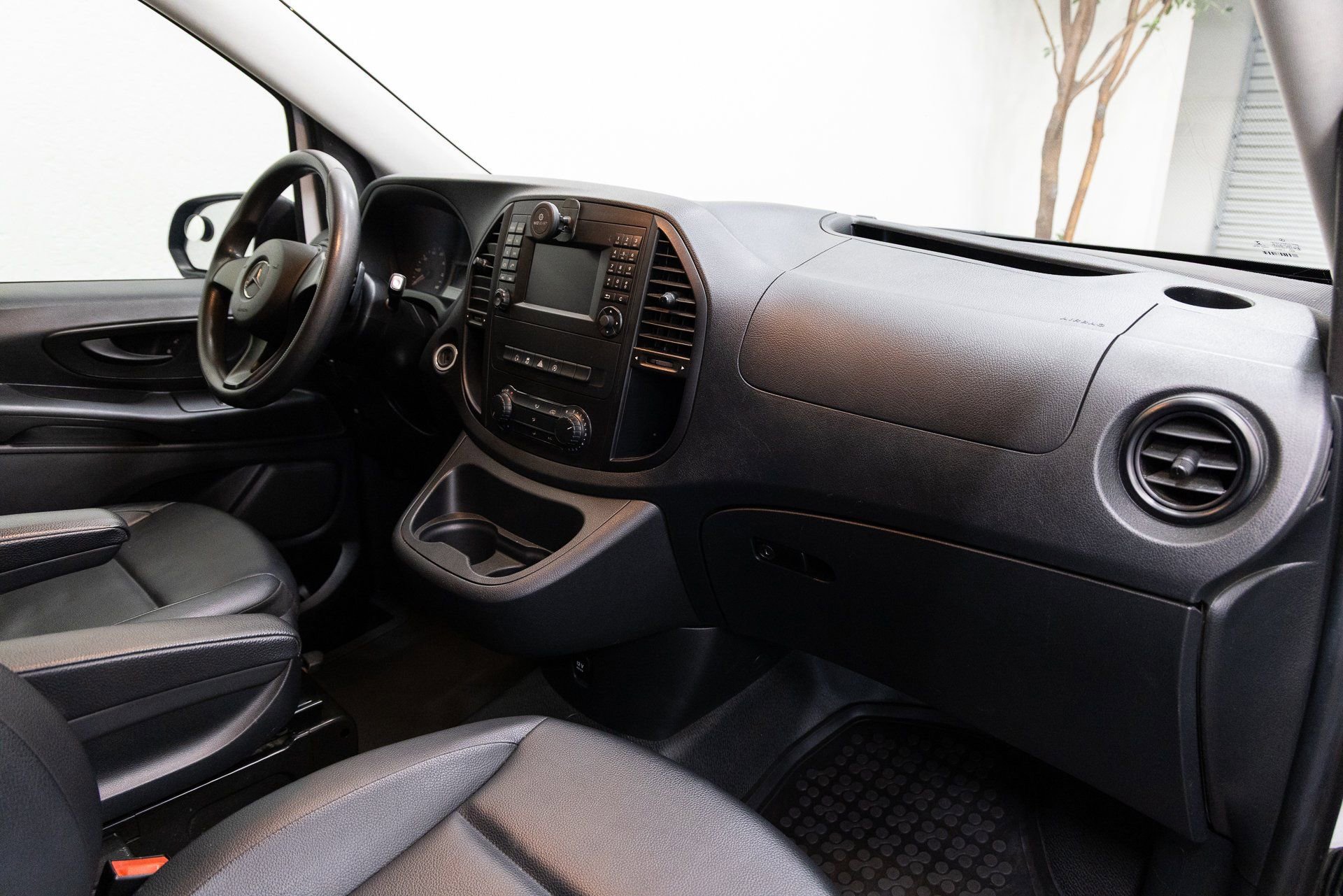 Used 2018 Mercedes-Benz Metris w/ Eco Stop/Start Package image 11