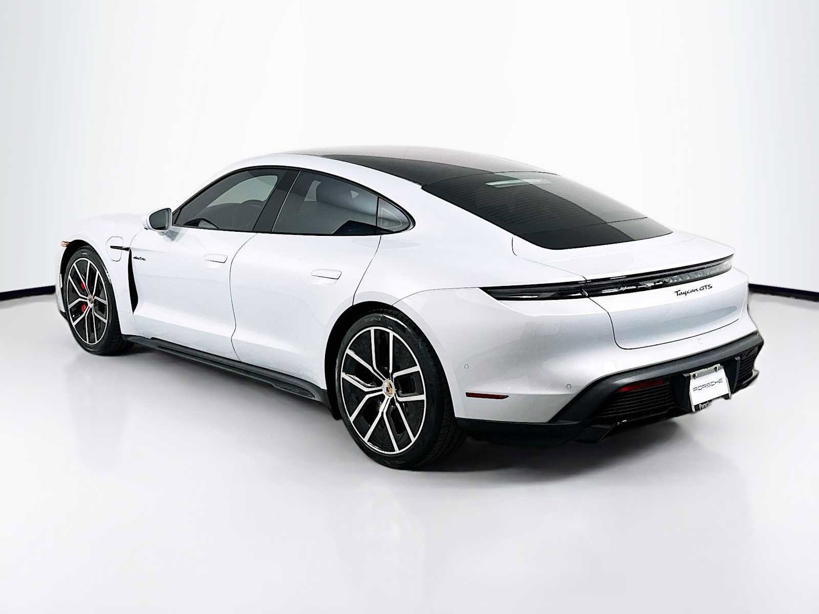 New 2026 Porsche Taycan GTS image 3