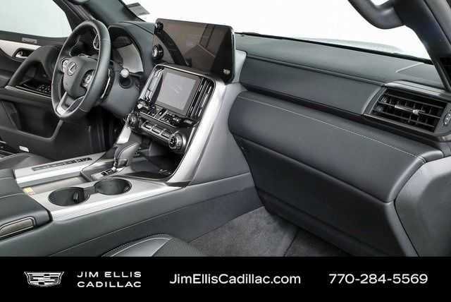 Used 2025 Lexus LX 700h F Sport AWD/4WD image 33