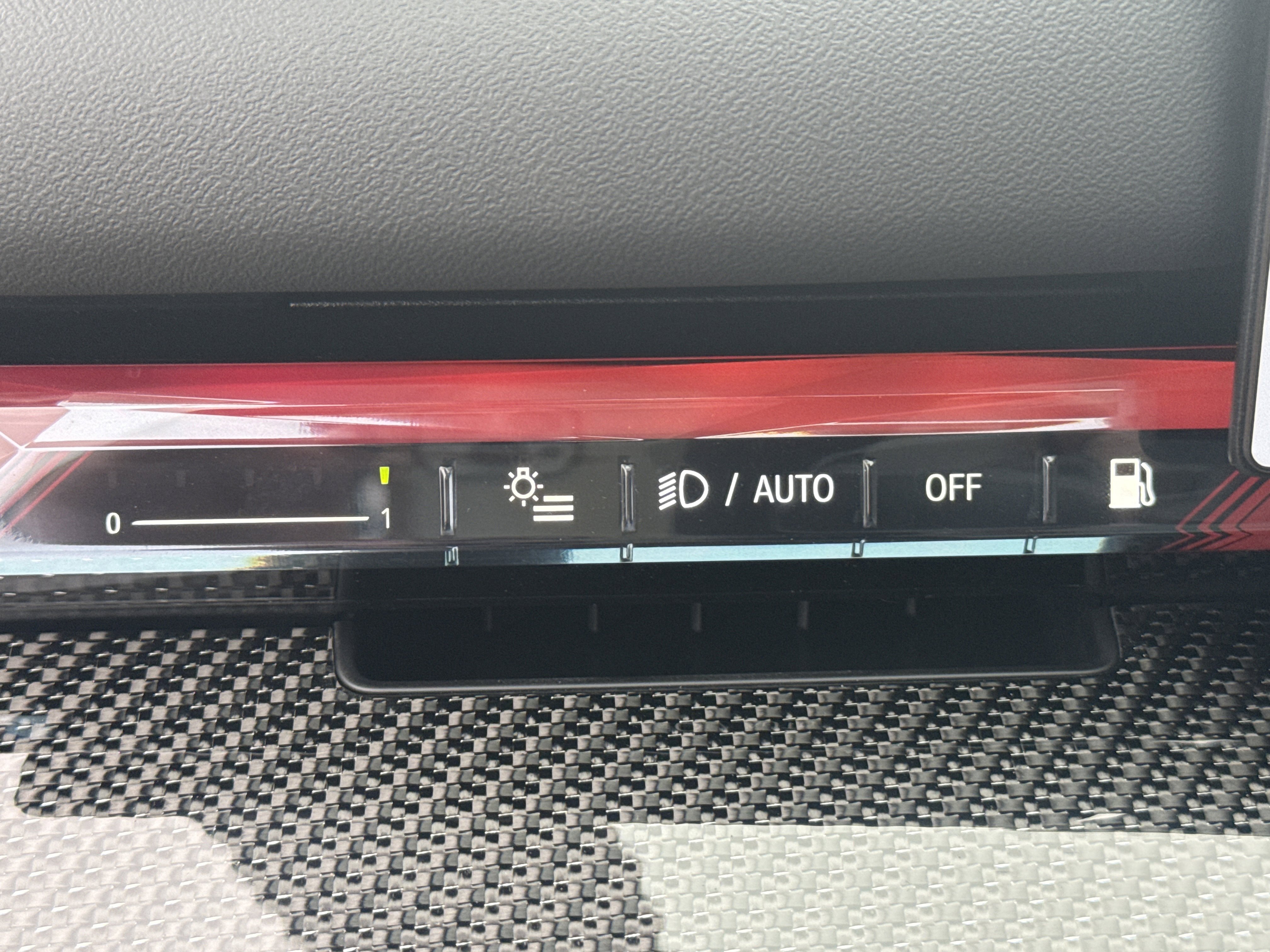 New 2026 BMW 550e xDrive image 22