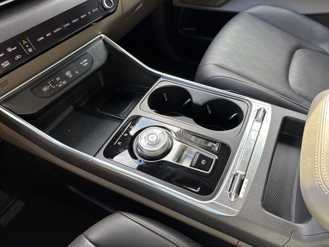 Used 2025 Kia Carnival SX FWD image 37