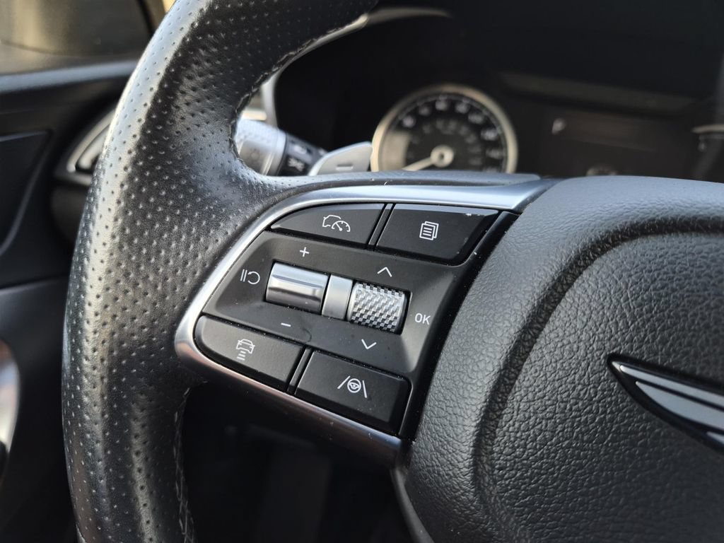 Used 2025 Genesis G70 2.5T AWD/4WD image 19