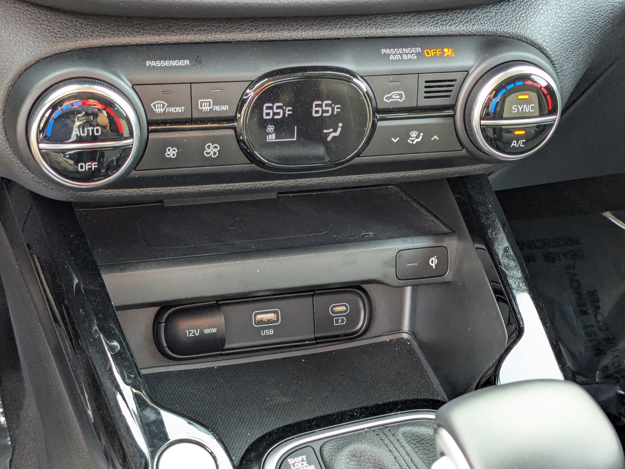 Used 2024 Kia Soul EX FWD image 25